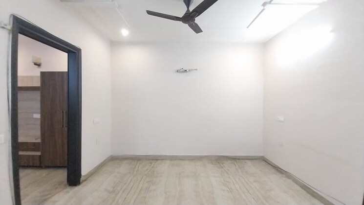 Room, rwa-residential-society-sector-46 3 Bedroom 1800 Sq.Ft. Builder Floor In Sector 46 Gurgaon 8110224