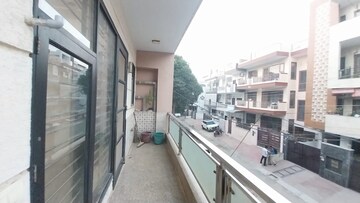 Balcony in 3 BHK Builder Floor at RWA Residential Society Sector 46, Sector 46 – for Rent