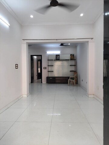 Building Lobby in 3 BHK Independent House at Uday Arden 45, Sector 45 – for Rent