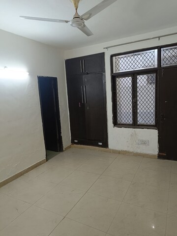 Room in 4 BHK Builder Floor at Ardee City, Sector 52 – for Rent