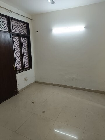 Room in 4 BHK Builder Floor at Ardee City, Sector 52 – for Rent