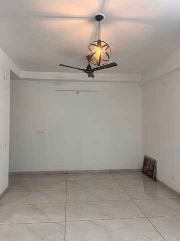 Room in 3 BHK Apartment at Gomti Nagar – for Rent
