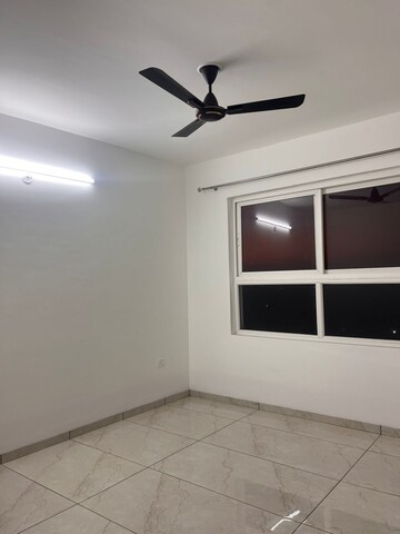 Room in 3 BHK Apartment at Gomti Nagar – for Rent