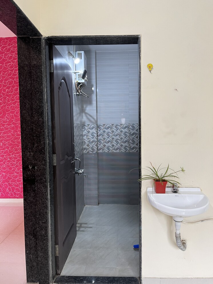 Bathroom, wadgaon sheri 1 Bedroom 500 Sq.Ft. Independent House In Wadgaon Sheri Pune 8110308