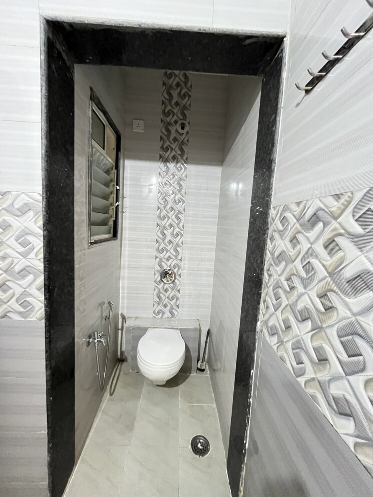 Bathroom, wadgaon sheri 1 Bedroom 500 Sq.Ft. Independent House In Wadgaon Sheri Pune 8110308