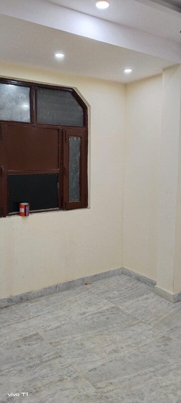 Room in 1 BHK Builder Floor at Nirman Vihar – for Rent
