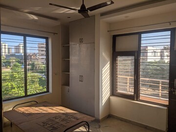 Room in 2 BHK Independent House at RWA Residential Society Sector 46, Sector 46 – for Rent