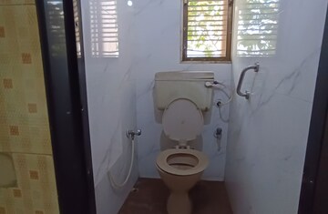 Bathroom in  Pg at Malad West – for Rent