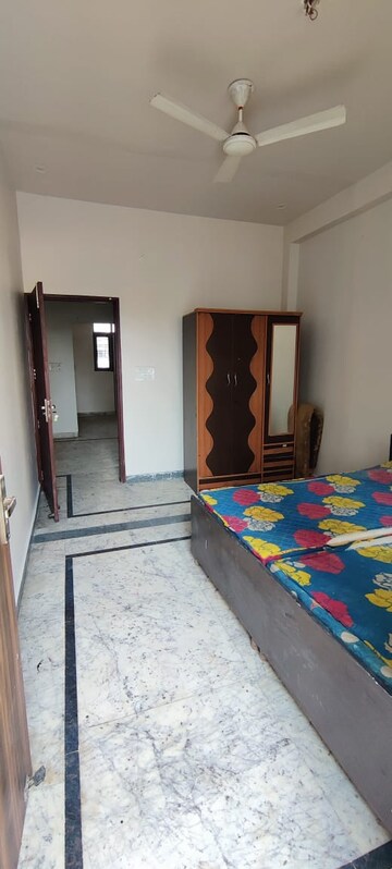 Bedroom in 2 BHK Builder Floor at Sector 52 – for Rent