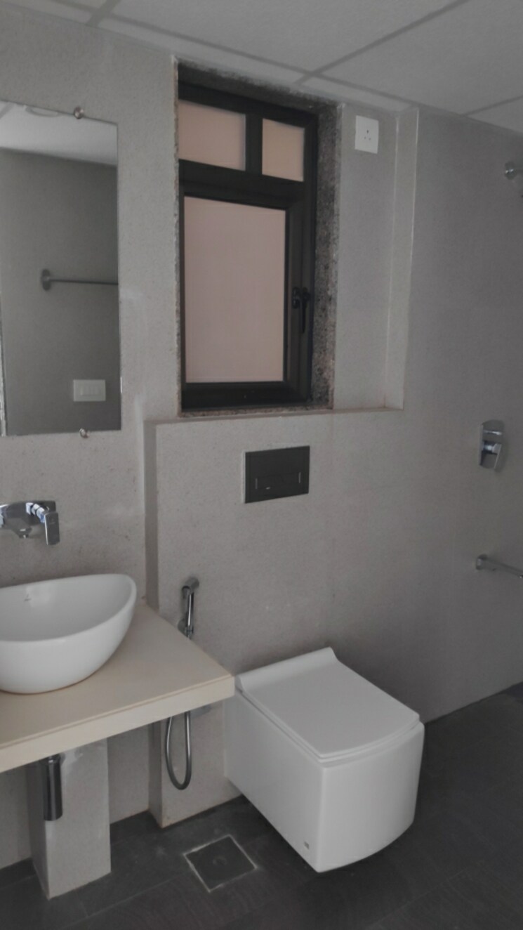 Bathroom, kanakia-silicon-valley 3 Bedroom 986 Sq.Ft. Apartment In Powai Mumbai 8110389