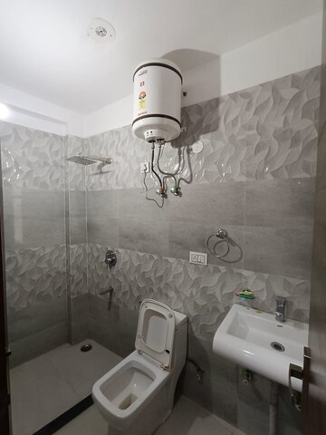 Bathroom in 2 BHK Builder Floor at Ansal Sushant Lok I, Sector 43 – for Rent
