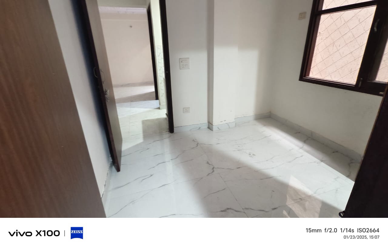 2 BHK Apartment For Sale in Shaheen Bagh Near Nala wa