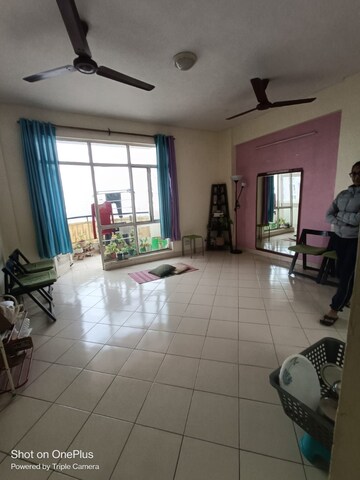 Bathroom in 2 BHK Apartment at Maple Heights, Sector 43 – for Rent