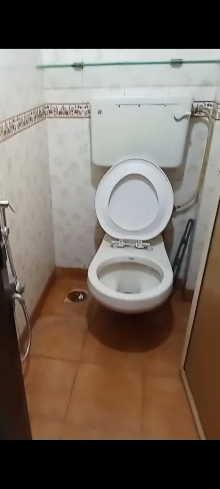 Bathroom, harishchandra-chs 1 Bedroom 430 Sq.Ft. Apartment In Andheri East Mumbai 8110483