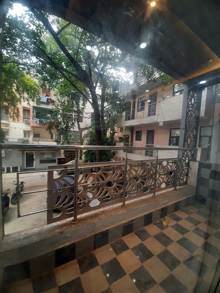 Balcony, sector 19 dwarka 3 Bedroom 1000 Sq.Ft. Apartment In Sector 19 Dwarka Delhi 8110503