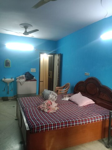 1 RK Builder Floor For Rent in Rohini Sector 8