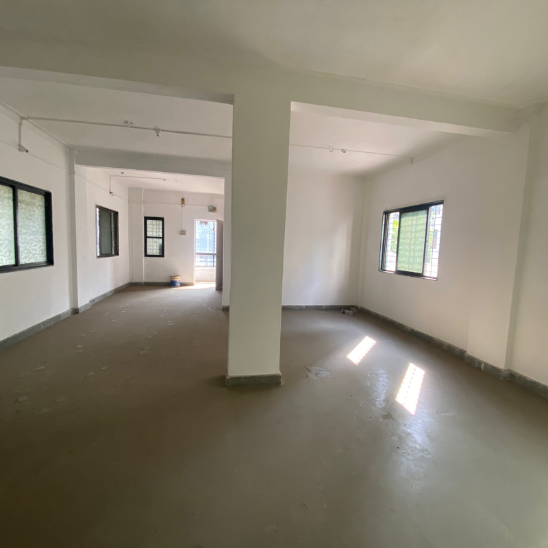 Showroom For Sale in Sinhagad Road Building