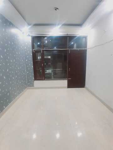 Room in 2 BHK Apartment at Sector 20 – for Rent