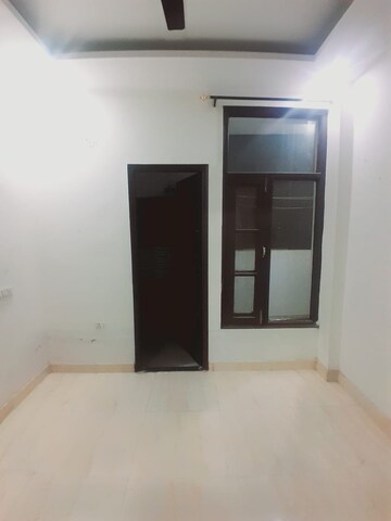 Room in 2 BHK Apartment at Sector 20 – for Rent