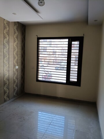 Room in 2 BHK Builder Floor at Dhakoli Village – for Rent