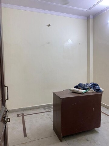 Furnished Amenities in 1.5 BHK Builder Floor at Mayur Vihar – for Rent