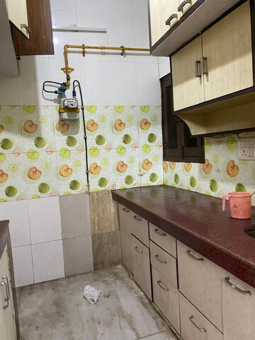 Kitchen in 1.5 BHK Builder Floor at Mayur Vihar – for Rent