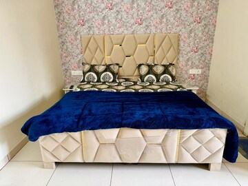 6+ BHK Independent House For Sale in Sector 8