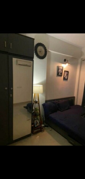 Living Room in 3 BHK Apartment at Mahalakshmi Nagar – for Rent
