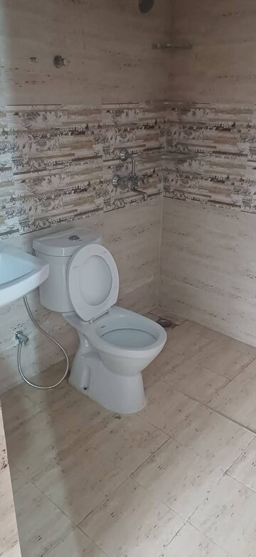 Bathroom in 3 BHK Apartment at Amrapali Golf Homes, Sector 4, Greater Noida – for Sale