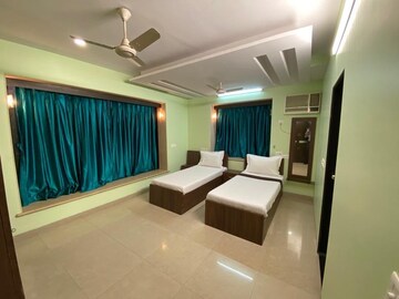 Bedroom in 3 BHK Apartment at Shivtirth CHS Bandra, Bandra East – for Rent