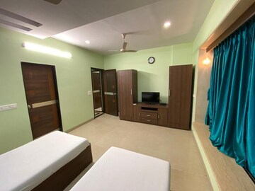 Team Area in 3 BHK Apartment at Shivtirth CHS Bandra, Bandra East – for Rent