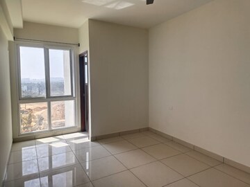 Room in 3 BHK Apartment at UKN The Belvedere, Devanahalli – for Rent