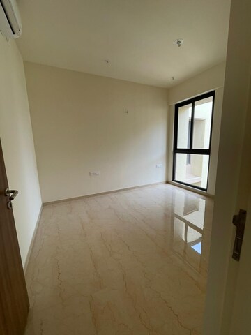 Bedroom in 3 BHK Apartment at Lodha Amara, Kolshet Road – for Rent