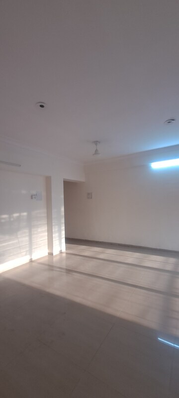Bathroom in 3 BHK Apartment at Unique Twins Tower CHS, Sector 20 Kharghar – for Rent