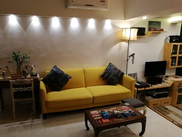 Living Room in 1 BHK Apartment at Andheri West – for Rent