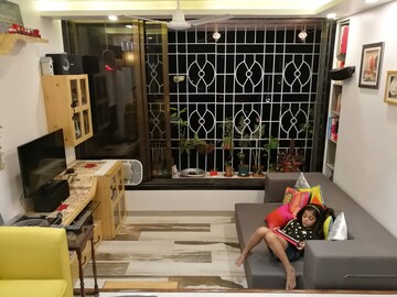 Living Room in 1 BHK Apartment at Andheri West – for Rent