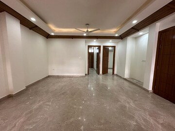 Room in 3.5 BHK Builder Floor at Paschim Vihar – for Rent