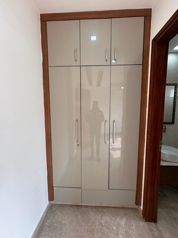 Building Lobby in 3.5 BHK Builder Floor at Paschim Vihar – for Rent