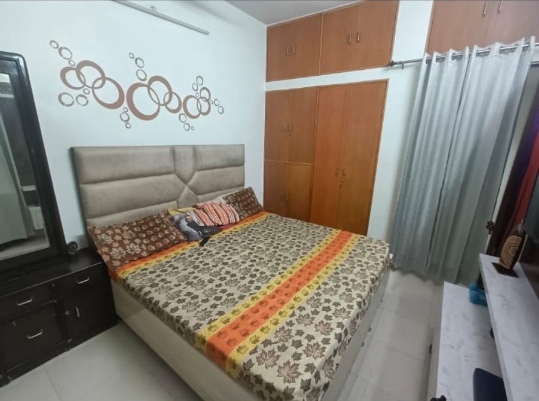 2 BHK + Pooja Room,Servant Room,Study Room,Extra Room Builder Floor For Sale in Gh 3 Apartment Paschim vi