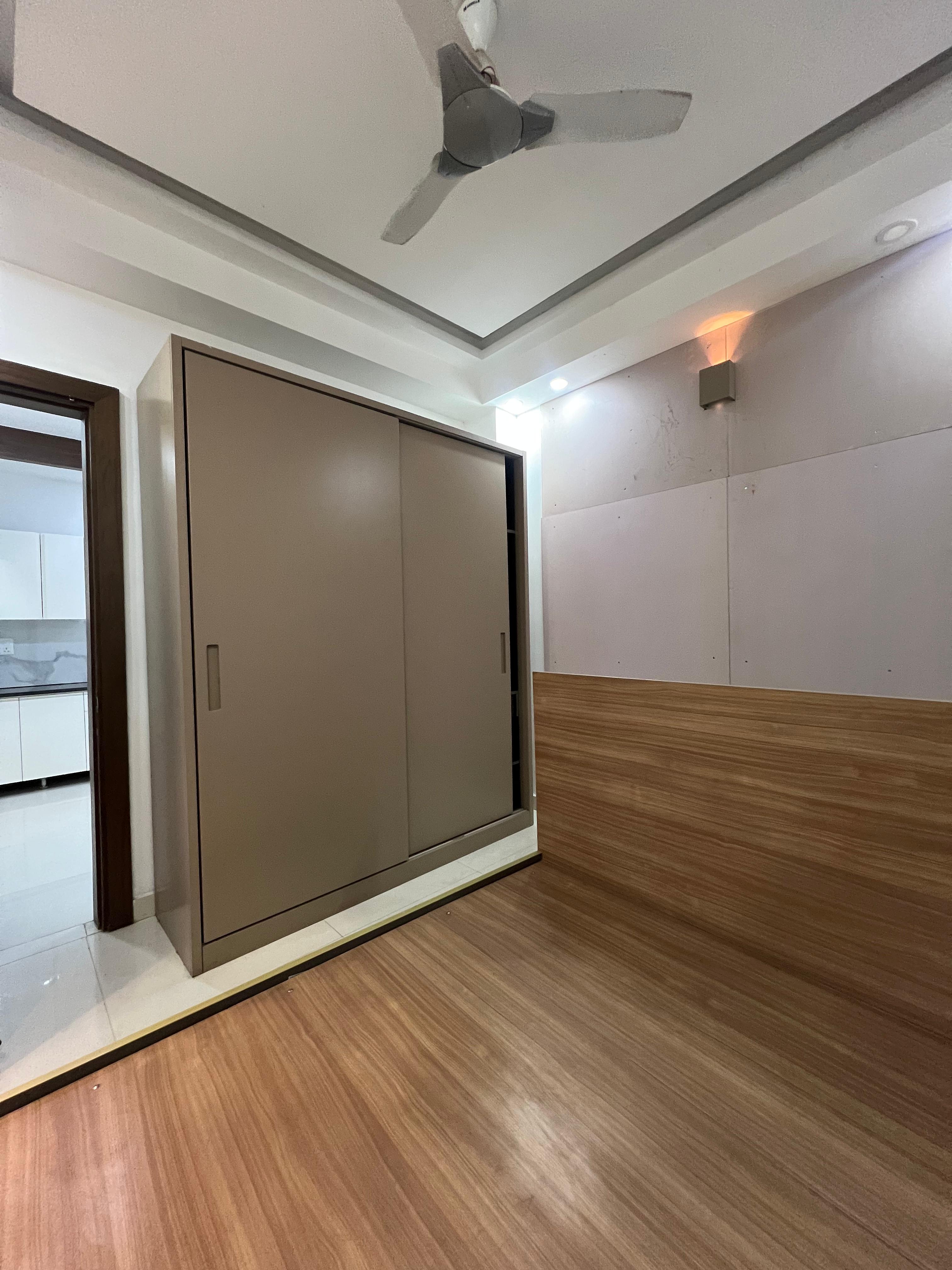 3 BHK + Pooja Room Apartment For Sale in Mahagun Masion