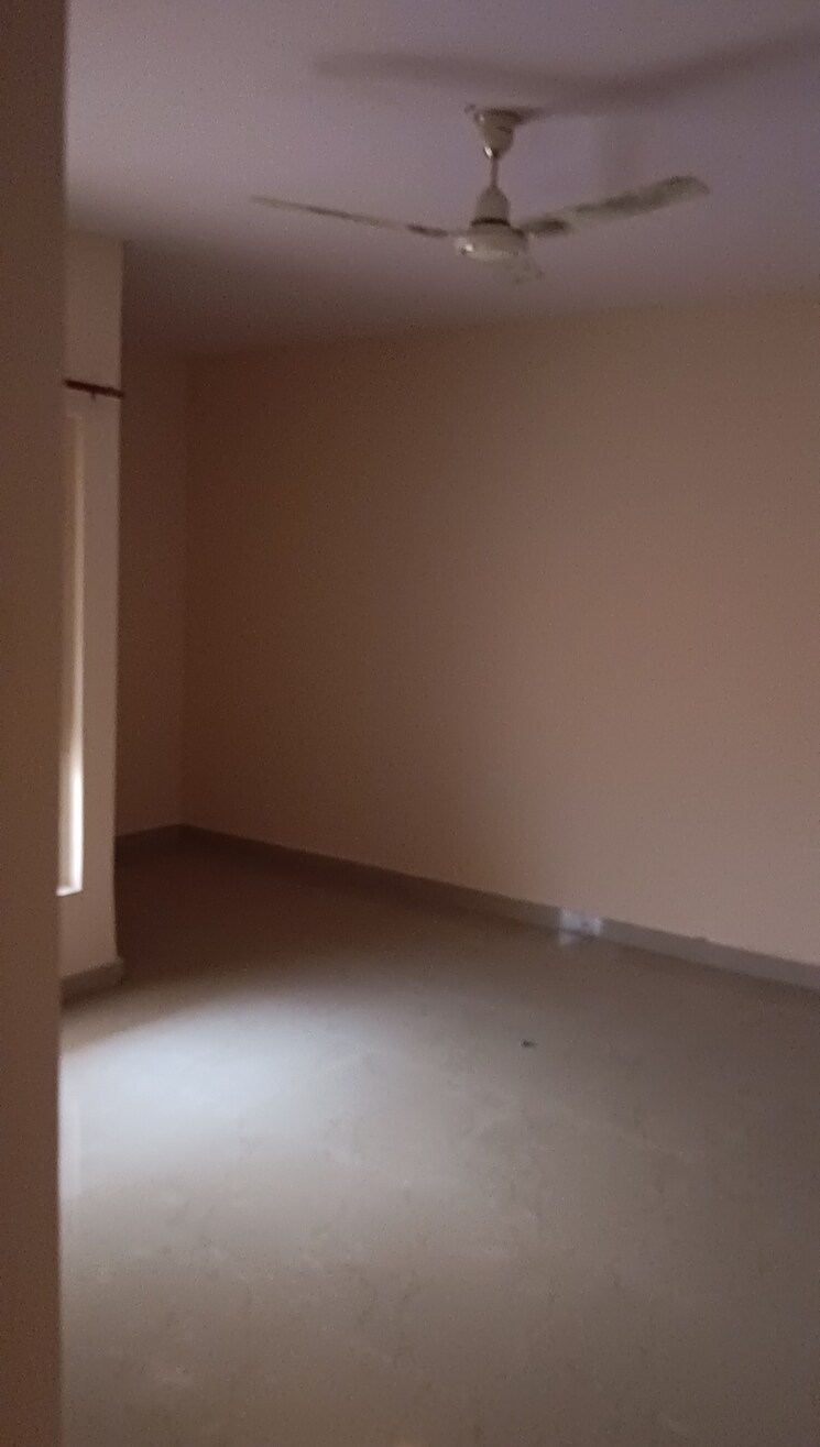 Room, gomti nagar 3 Bedroom 1600 Sq.Ft. Apartment In Gomti Nagar Lucknow 8110769