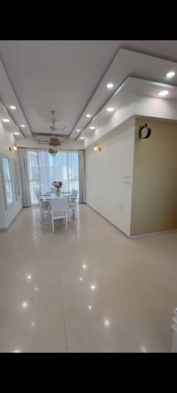 Room in 3 BHK Apartment at Ankur CHS Andheri West, Andheri West – for Rent