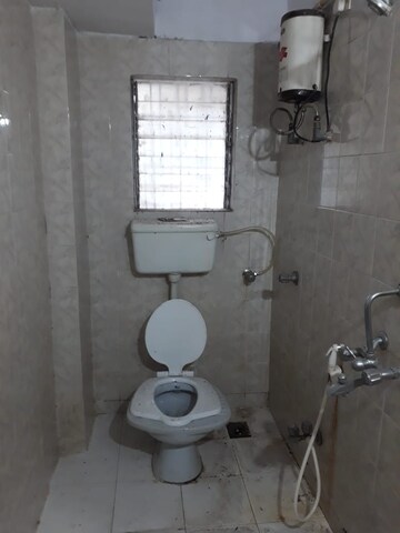 Master Bedroom in 1 BHK Apartment at Naupada – for Rent