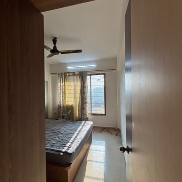 Room in 2 BHK Apartment at Mahavir Universe, Kukreja – for Rent
