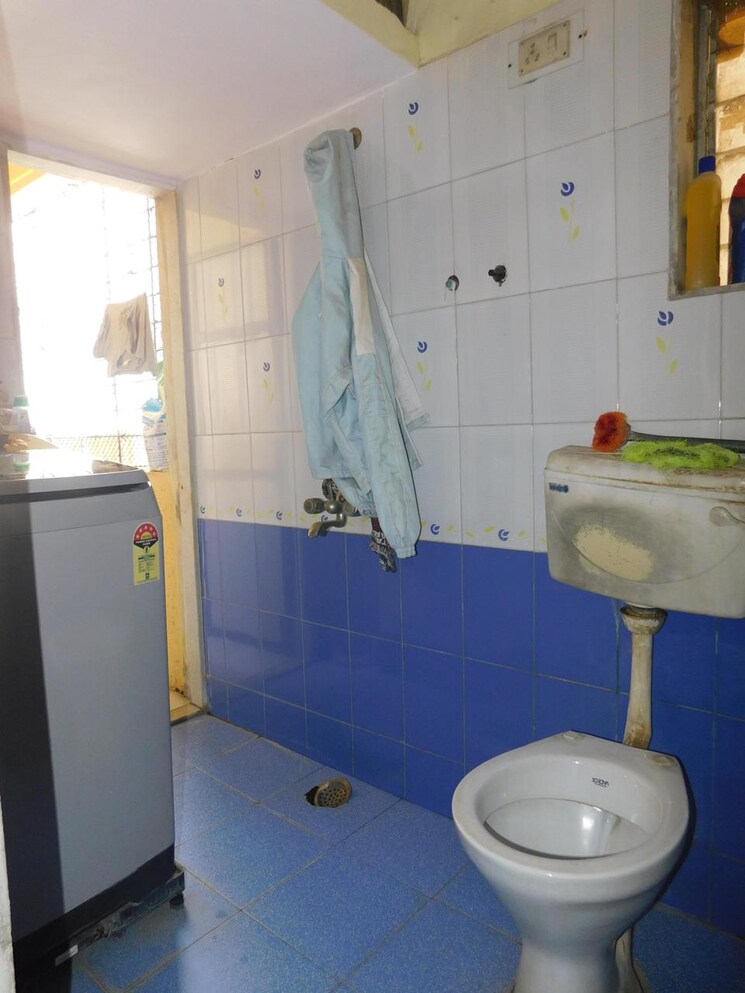 Bathroom, girikunj-chs 2 Bedroom 1080 Sq.Ft. Apartment In Ghodbunder Road Thane 8110924