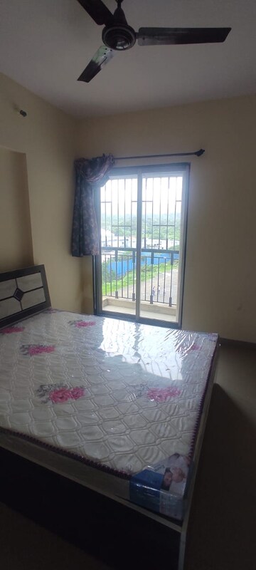 Room in 2 BHK Apartment at Vihang Valley Phase 2, Kasarvadavali – for Sale