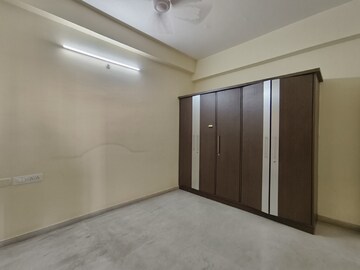 Room in 3 BHK Apartment at Banjara Hills – for Rent