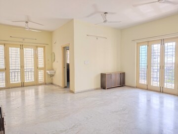 Room in 3 BHK Apartment at Banjara Hills – for Rent