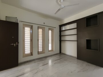 Room in 3 BHK Apartment at Banjara Hills – for Rent