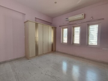 Room in 3 BHK Apartment at Banjara Hills – for Rent